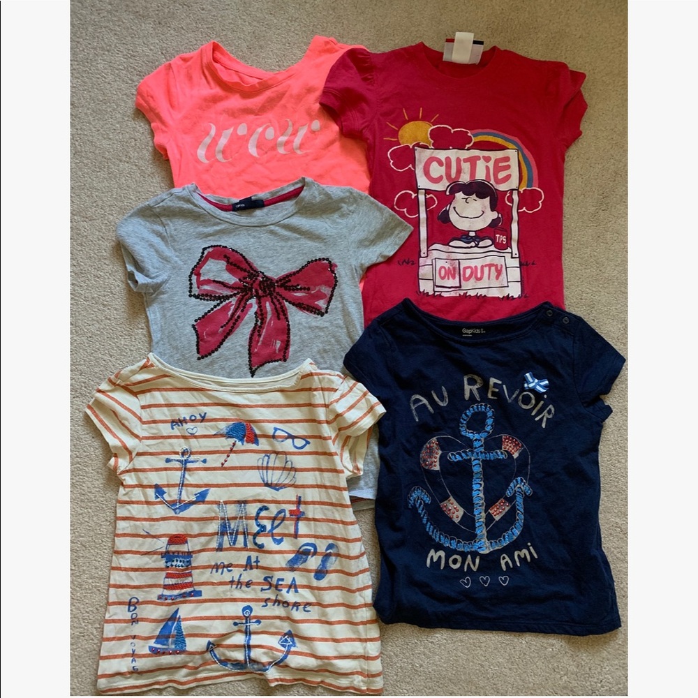 Lot of Gap Ts size small
